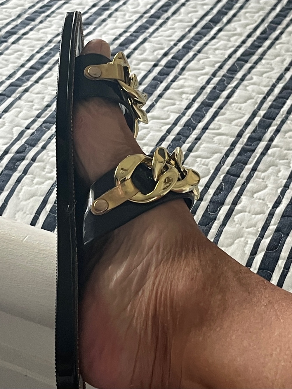 Lauren Lorraine Black Slide Sandals with Bold Gold Chain NWOT